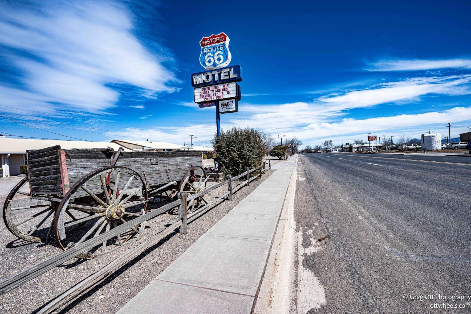 Historic Route 66 Motel Seligman Exterior photo