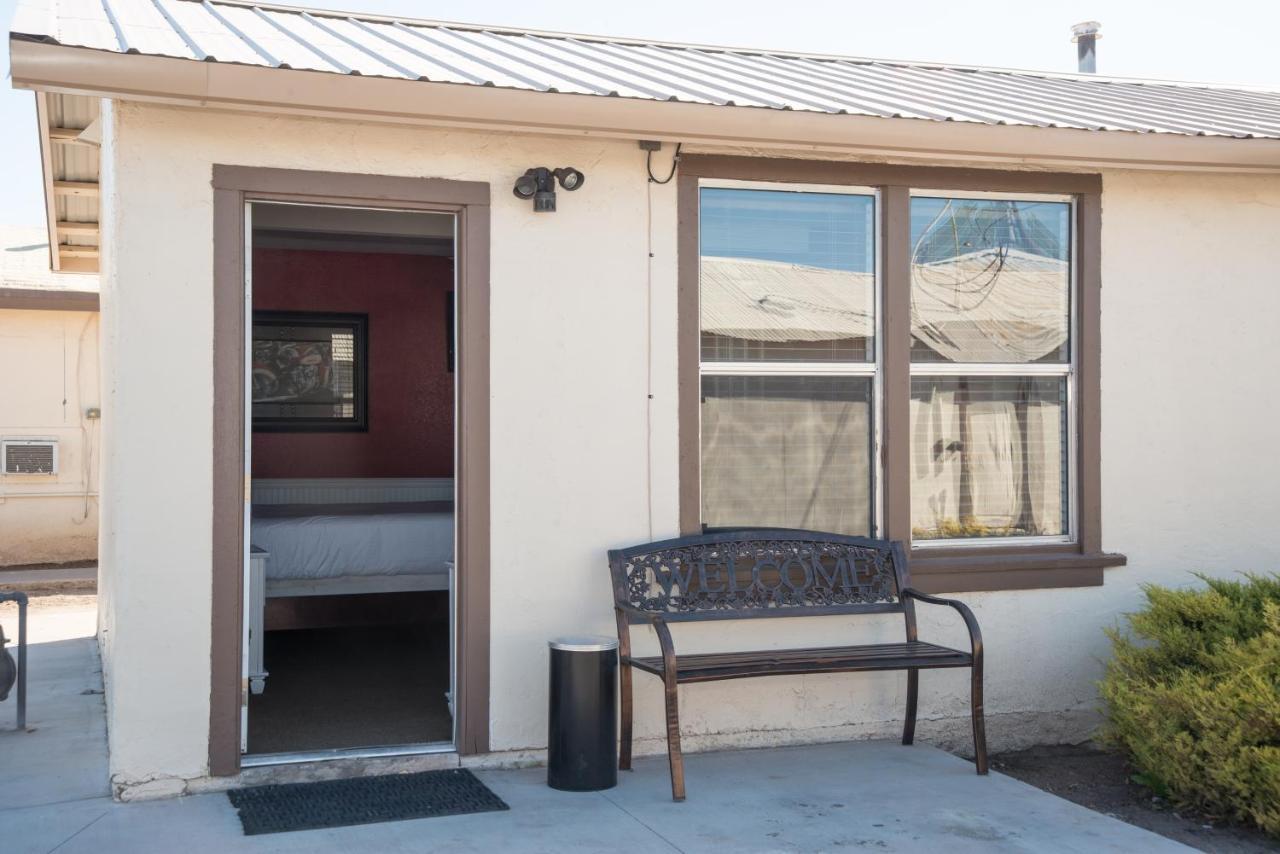 Historic Route 66 Motel Seligman Exterior photo