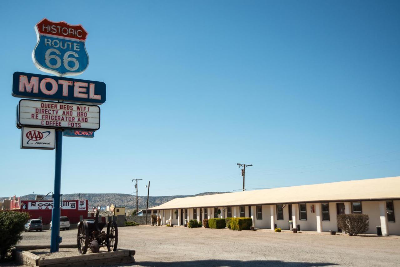 Historic Route 66 Motel Seligman Exterior photo